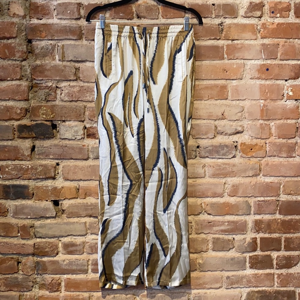 Pants with drawstring
